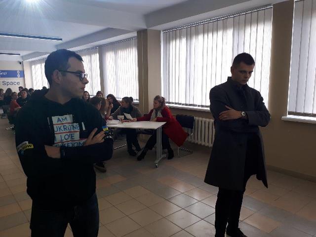 Батл за перше місце